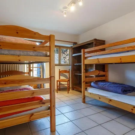 Auberge de jeunesse Chalet De La Hulotte *